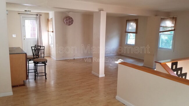 Building Photo - 486 S Goodman St