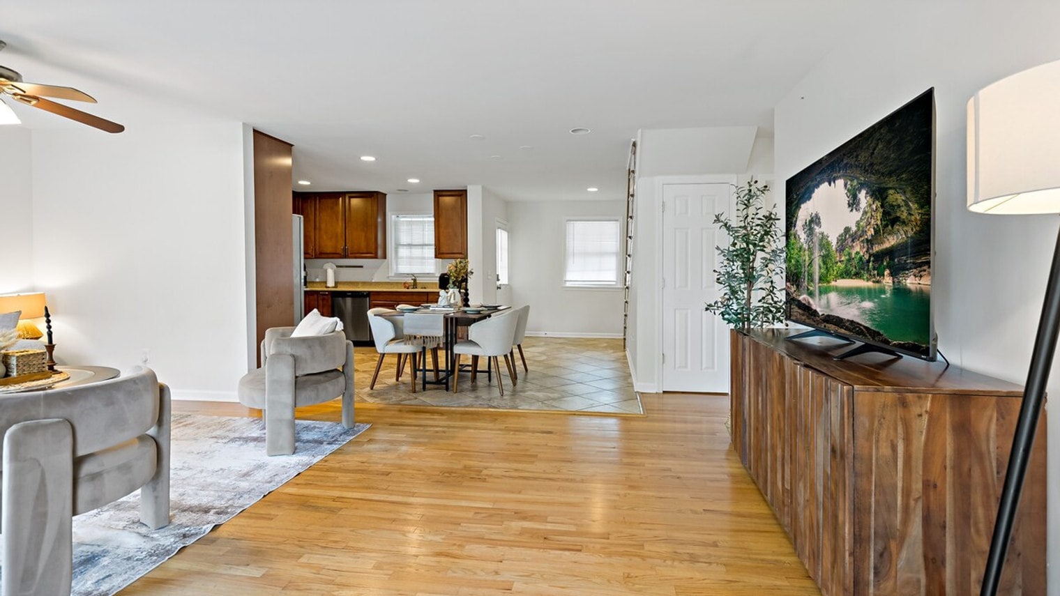 Building Photo - 6365 Columbia Pike