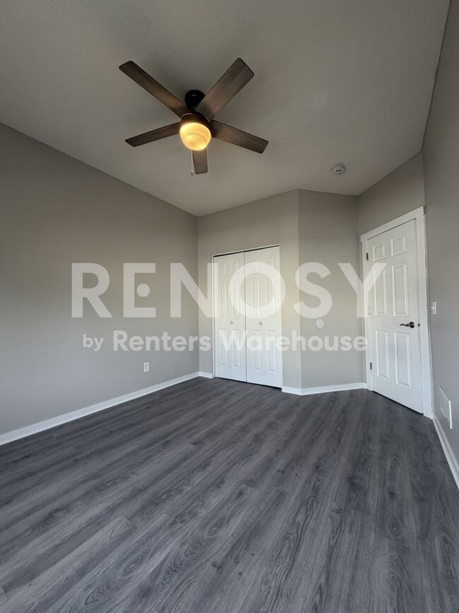 Building Photo - Available Now 3 Bedroom 2 Bath Townhouse in Woodbury