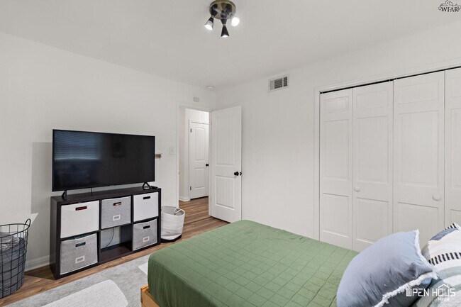 Building Photo - 4517 Wynnwood Dr