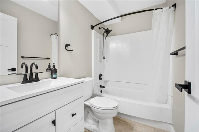 Building Photo - 779 Boca Raton Dr