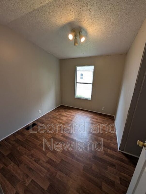 Building Photo - 515 Orme Ave