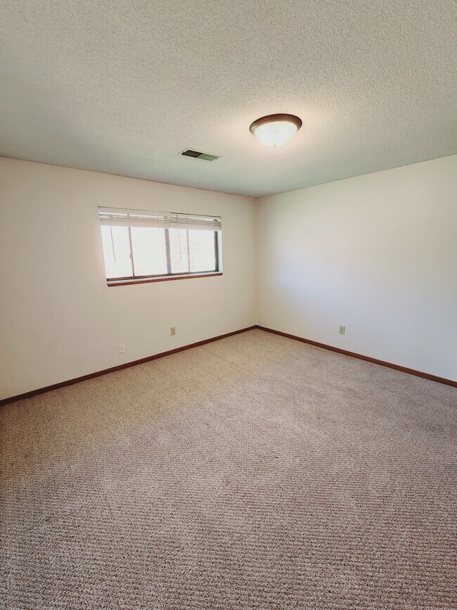 Building Photo - 3621 Dalewood Ave SE