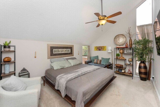 Building Photo - Chalet by the Sea SHORT OR LONG TERM RENTAL