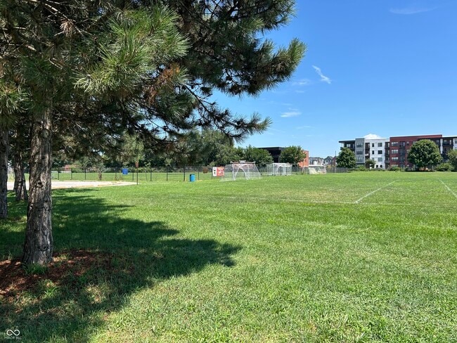 Building Photo - 1531 N College Ave