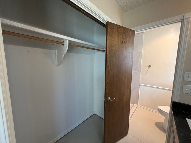 Building Photo - Beautiful 3bed/2.5bath Updated Westside Norman Home Available for Rent!