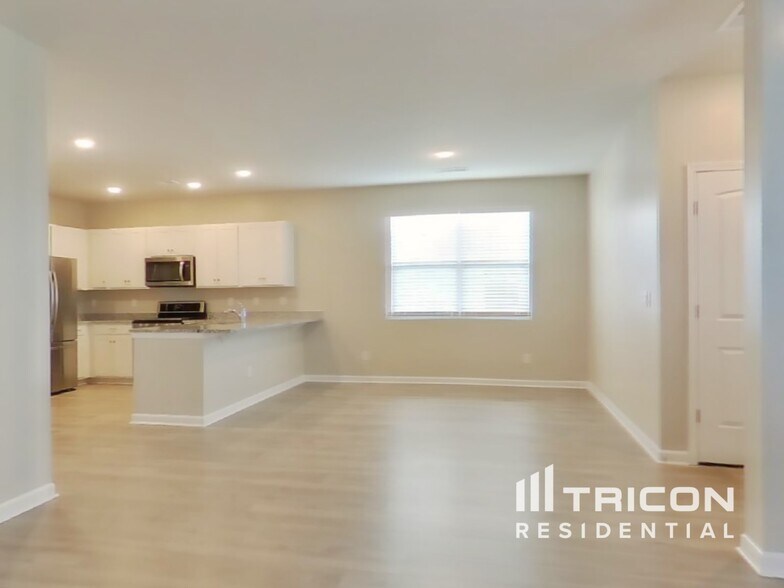 Building Photo - 1428 Ashfield Pl