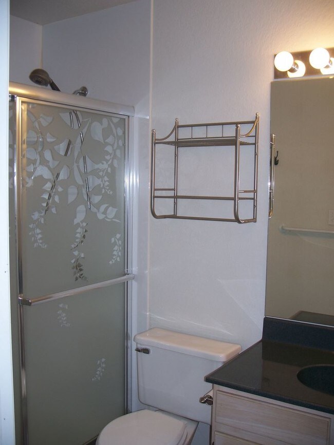 Building Photo - 251 E. Gloucester Cir