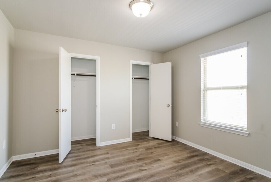 Building Photo - 311 Eagle Brook Ln