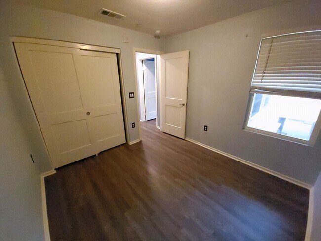 Building Photo - 10244 Artesia Blvd