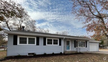 Building Photo - Coming soon! 3 bedroom, 1 1/2 bath, 2 car ...