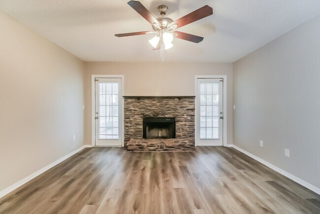 Building Photo - 1526 Baker Rd