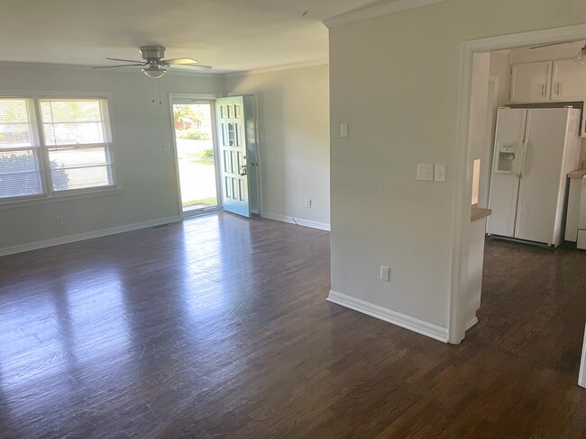 Building Photo - 224 Wood Dale Dr