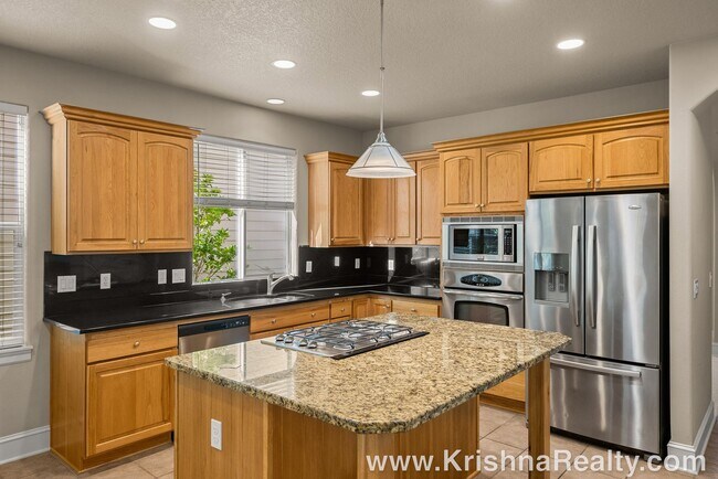 Building Photo - 12834 NW Alsace Ln