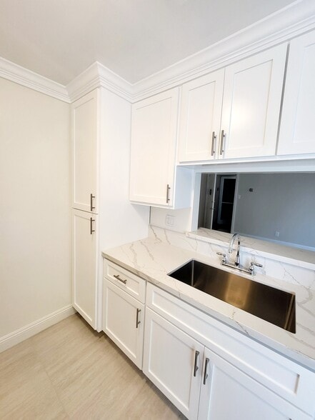 Building Photo - 8919 Longden Ave
