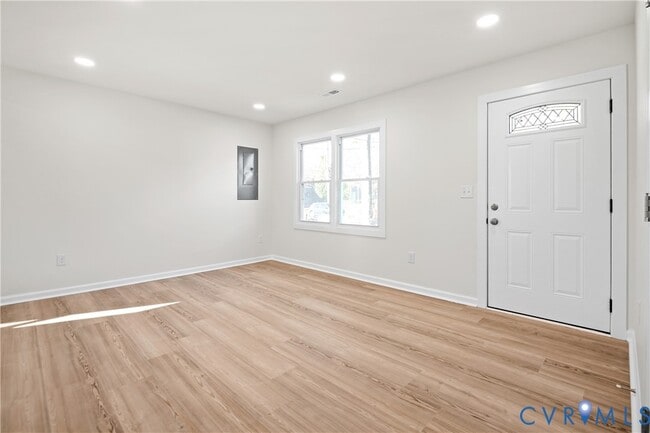 Building Photo - 1723 Blair St