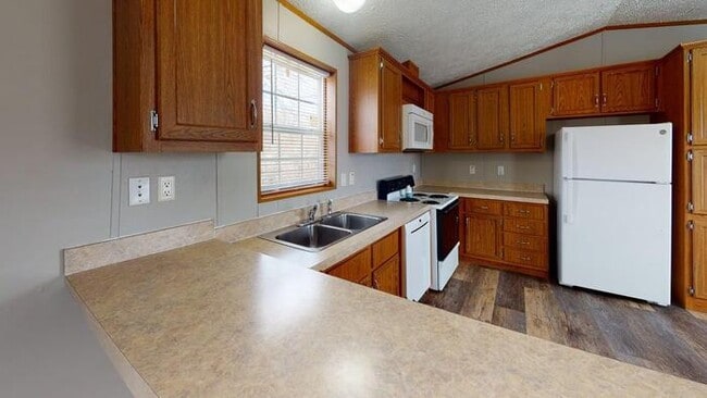 Building Photo - 339 Continental Ave