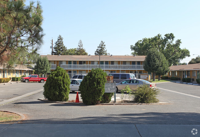 Building Photo - Gateway Pines Apartments