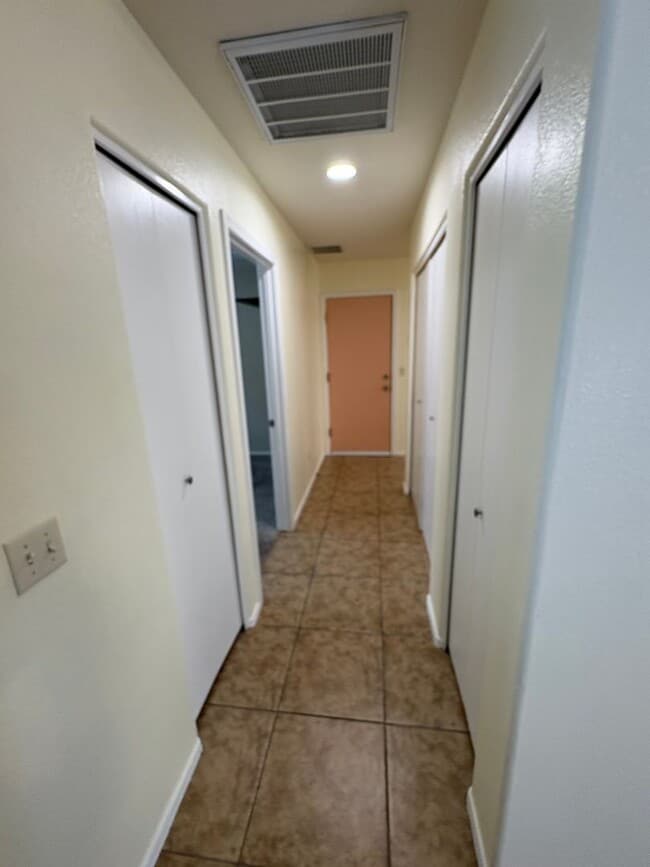 Building Photo - 4 bedroom two bath close to Cienega High S...