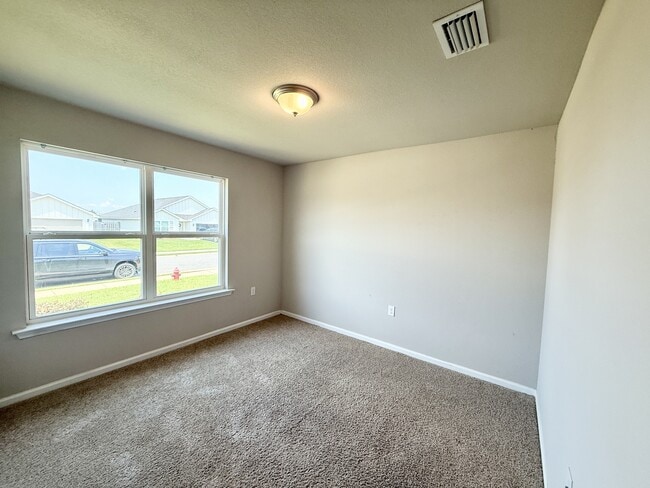 Building Photo - 23354 Shadowridge Dr