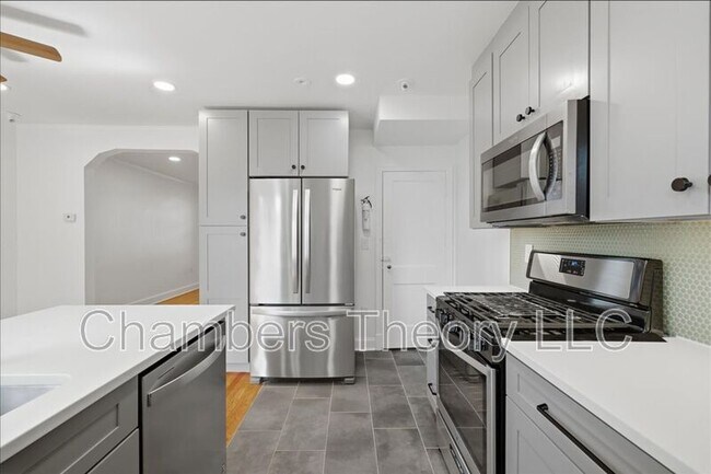 Building Photo - 2230 Observatory Pl NW