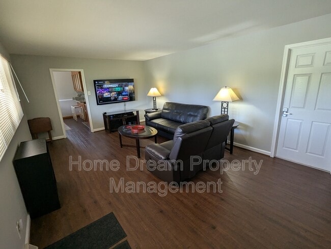 Building Photo - 1401 Bragg Rd