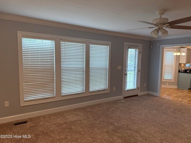 Building Photo - 204 Armistead Way