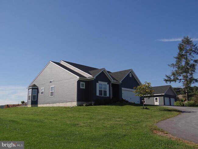 Building Photo - 156 Swamp Rd