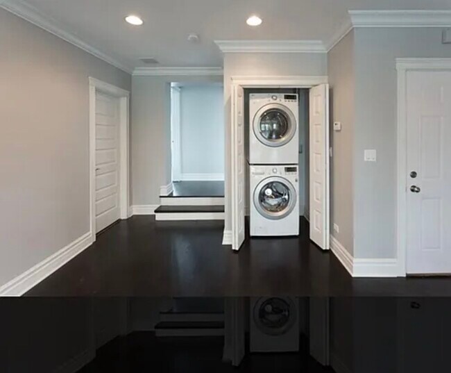 Building Photo - 3380 N Milwaukee Ave