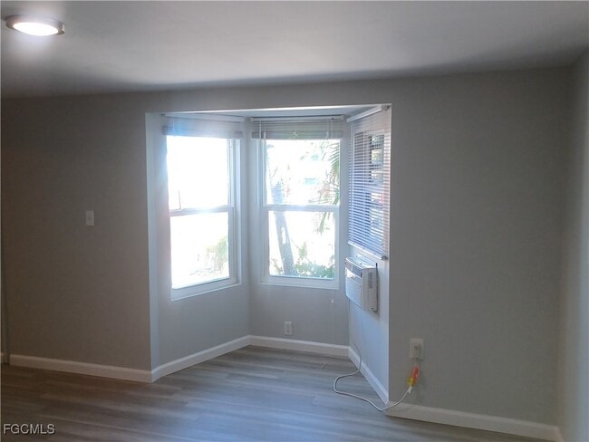 Building Photo - 5577 Meadowlark Ln