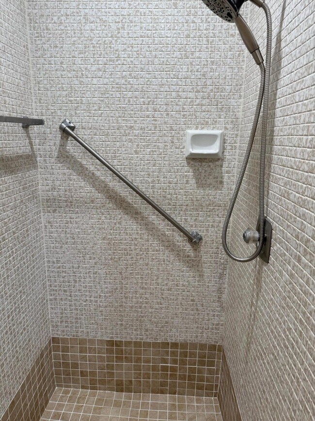 Building Photo - 795 Normandy Trail