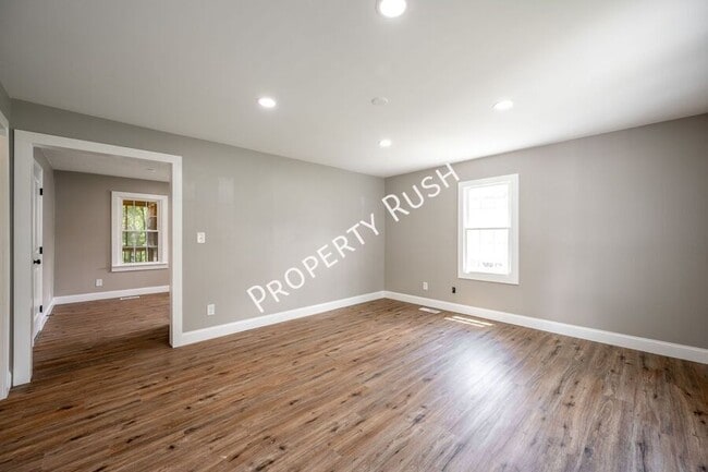 Building Photo - 45 Circle Dr