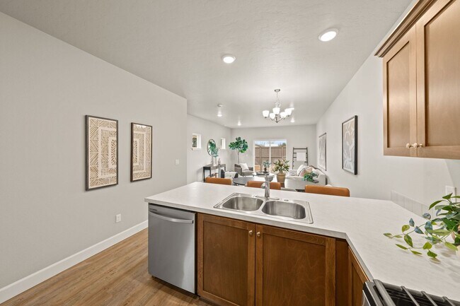 Building Photo - Mountain Views! 3 Bed/2.5 Bath Duplex with Fully Fenced Backyard - Golden Market Lane