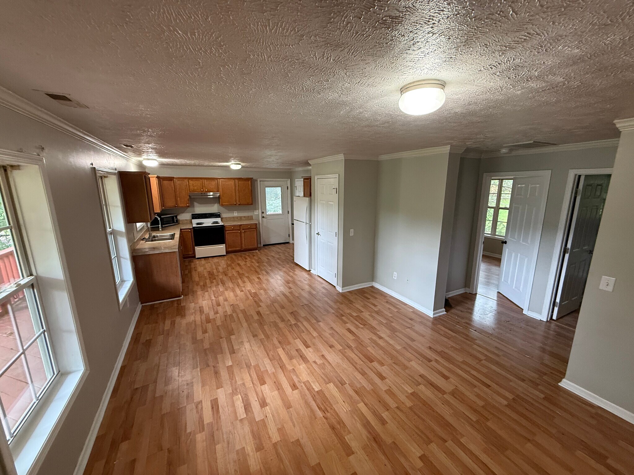 Building Photo - 5 Sterling Roberts Way