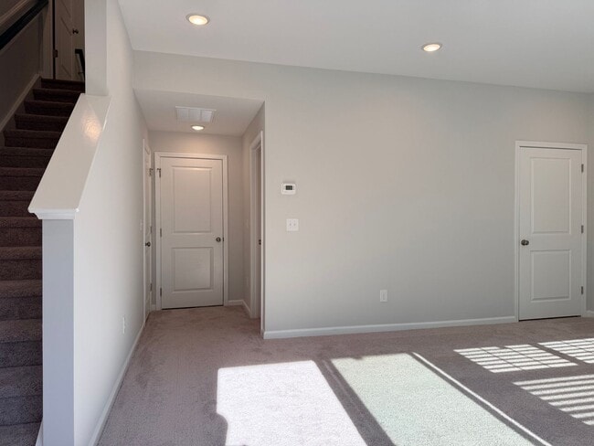 Building Photo - AMAZING Residence, Near Educational Facilities, With Wonderful Amenities!