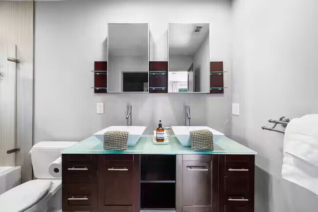 Building Photo - 5870 Cactus Way