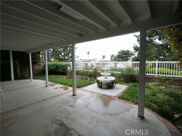Building Photo - 25051 Amberwood