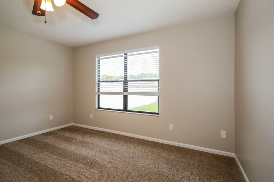 Building Photo - 1545 Kingfisher Blvd