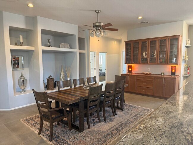 Building Photo - 54610 Avenida Alvarado