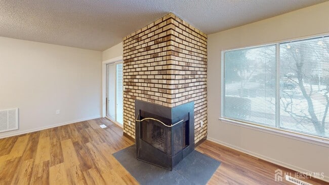 Building Photo - 29 Chatham Square