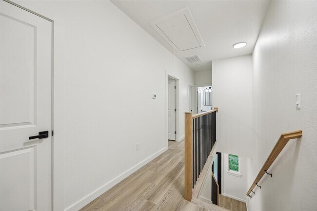 Building Photo - WOW! Modern & Brand-New Home in Samson Par...