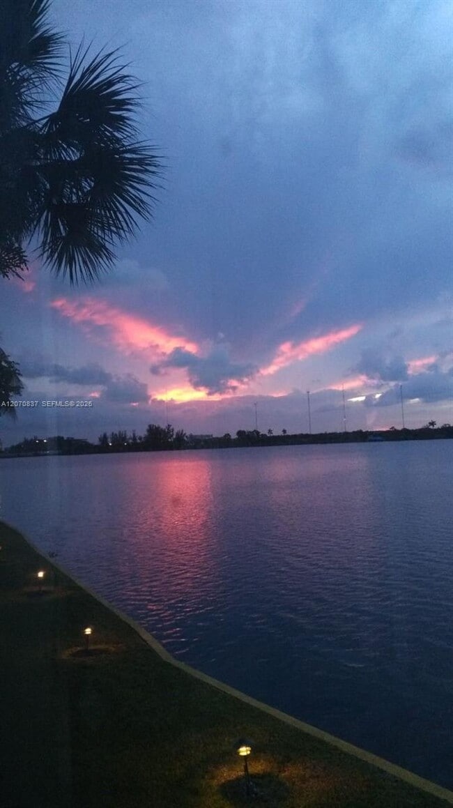 Building Photo - 1175 NE Miami Gardens Dr
