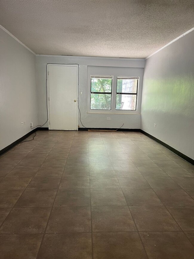 Building Photo - 2BR/1BA - Duplex located off of South Milledge Avenue! Available soon!