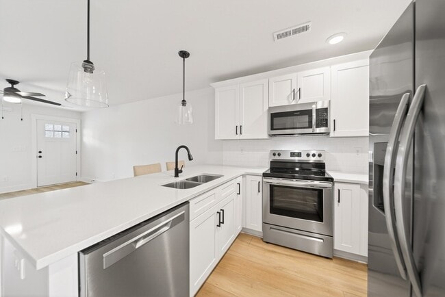 Building Photo - 101 Gibson St