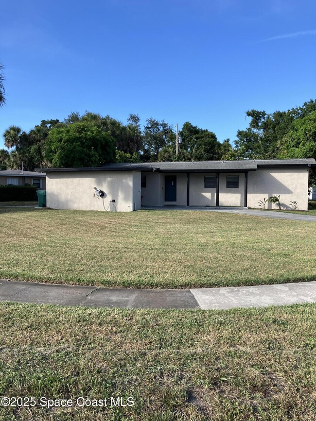 Primary Photo - 724 Ixora Ave