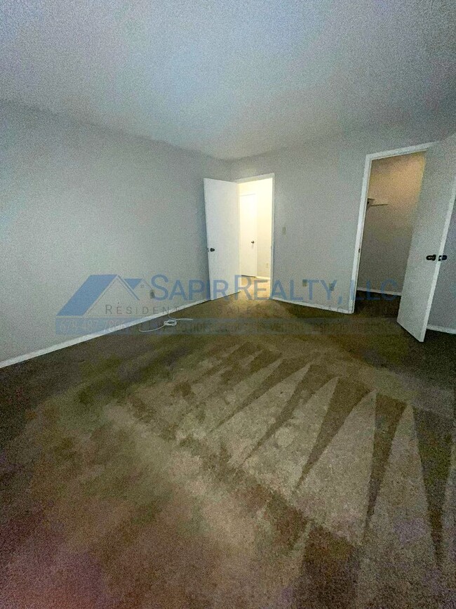 Building Photo - Charming 2-Bedroom Home - Move in by 01/31...