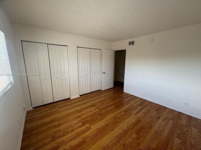 Building Photo - 4820 NW 9th Dr