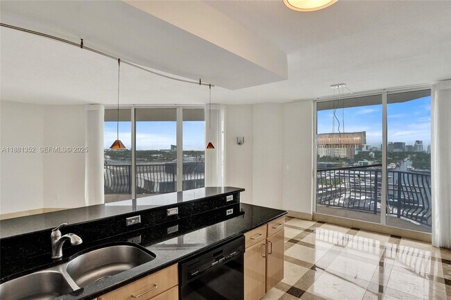 Building Photo - 100 S Birch Rd