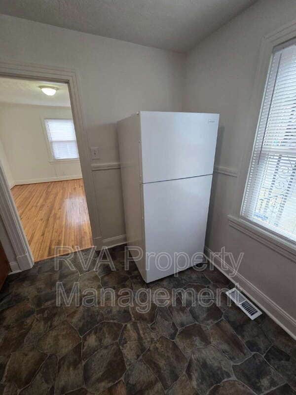 Building Photo - 1601 Albany Ave