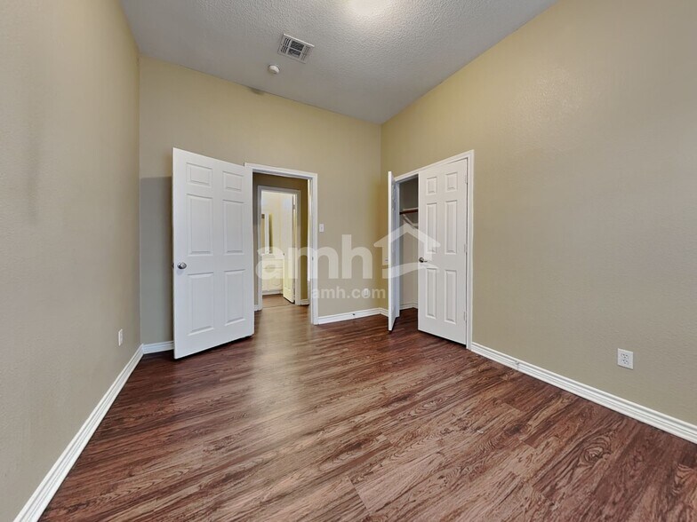 Building Photo - 7441 Sweet Meadows Dr